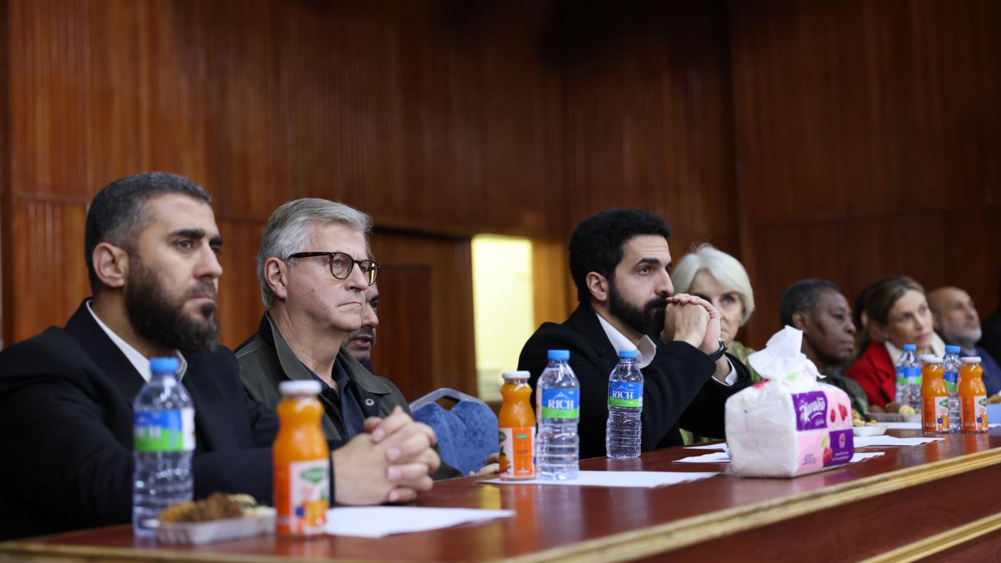 usg and members seatted at table