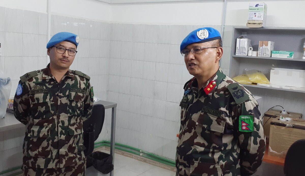 HoM/FC Major General Ishwar Hamal visiting the UNDOF medical laboratory headed by Maj. Dr. Suman Gurung