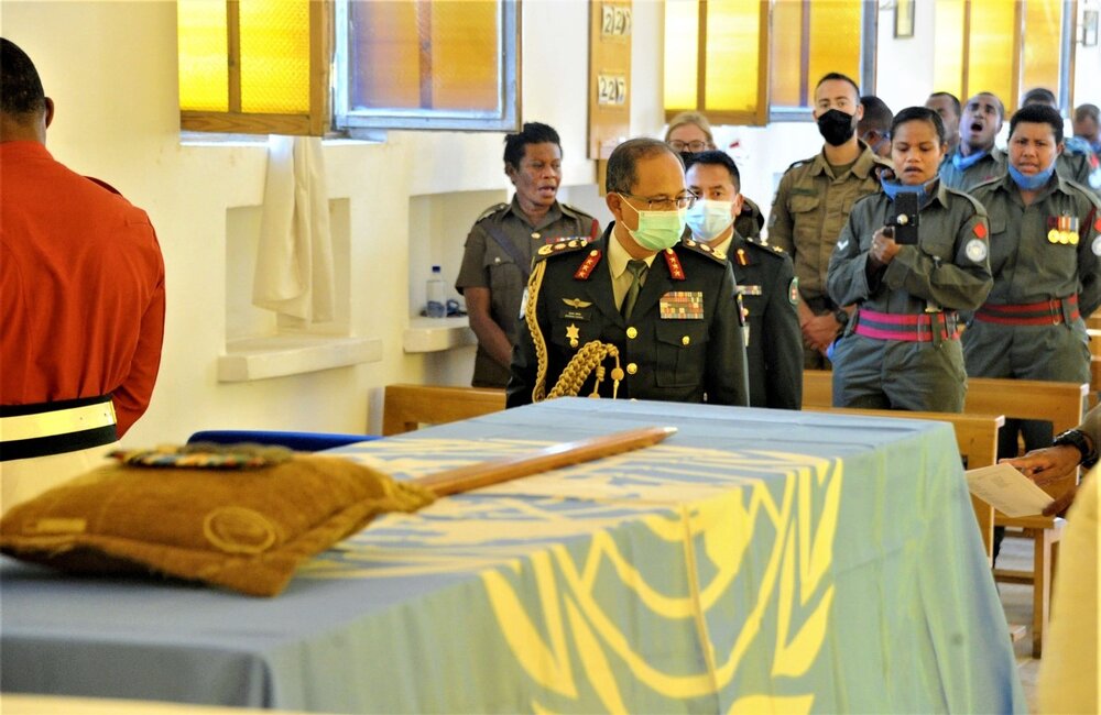 FC Lt Gen Ishwar Hamal attends the memorial service of WO1 Vatoga, RIP, with his FijiBatt colleagues